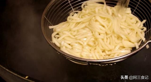 面条怎么做才好吃小学生也会做，面条最好吃的做法