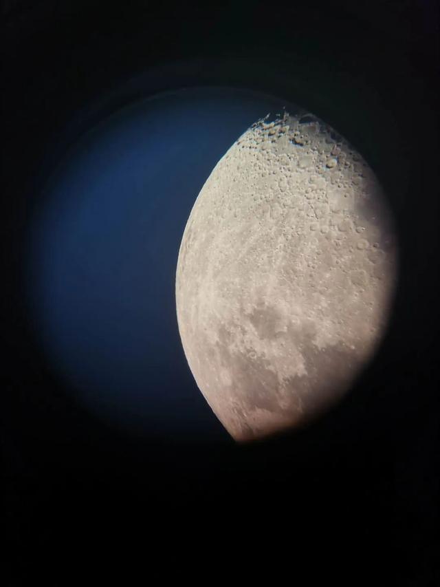 最牛的天文望远镜看月球，牛人花0.03万打造牛顿反射望远镜