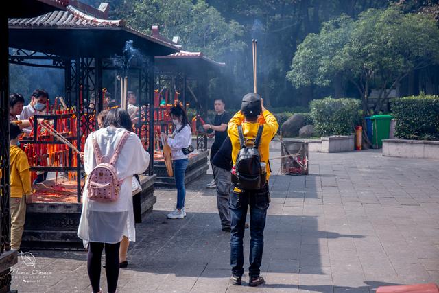 灵山大佛在哪里，江苏无锡灵山大佛在哪里（是无锡最贵的5A级旅游景点）