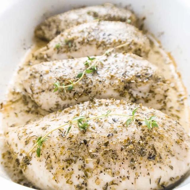 鸡胸肉怎样腌制又嫩又滑，怎么腌制鸡胸肉会变得比较嫩