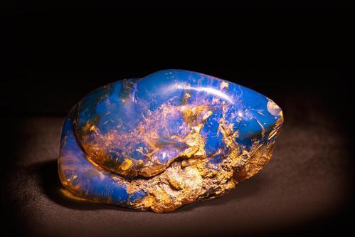 蜜蜡和琥珀的区别，蜜蜡和琥珀最简单的区别