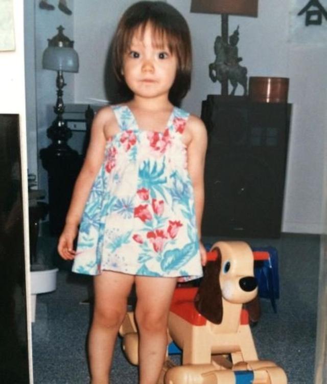 螳螂女简介，33岁的她扮演螳螂女呆萌可爱