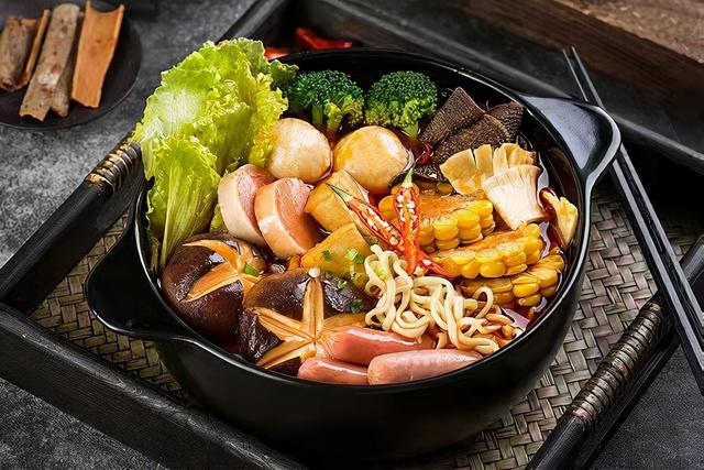 吃麻辣烫必备五种菜，婚外感情中男人追女人是一种什么样的心态