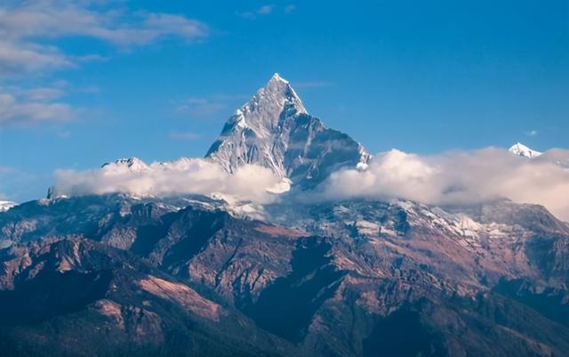 我国的名山有哪些，我国著名的大山都有哪些（震撼人心的中国10大名山）