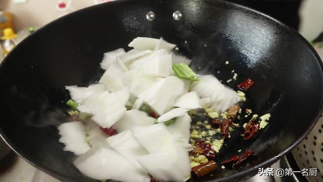 酸辣大白菜的做法，酸辣大白菜做法简单好吃又开胃（酸辣白菜的做法）