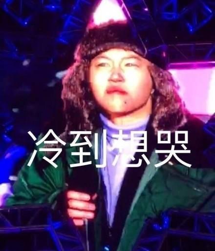 周冬雨小黄鸭合照，独家照片回顾百变周冬雨