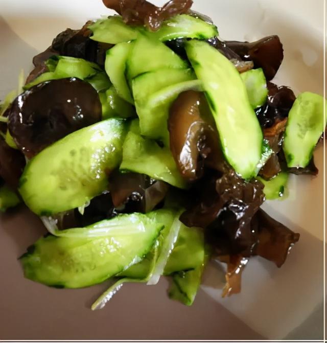 糖尿病可以吃拌黄瓜吗(糖尿病可以吃哪些食物)