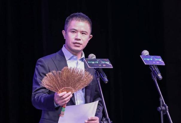 毕志飞新小城之春成片，2.2分烂片之导，洗白了
