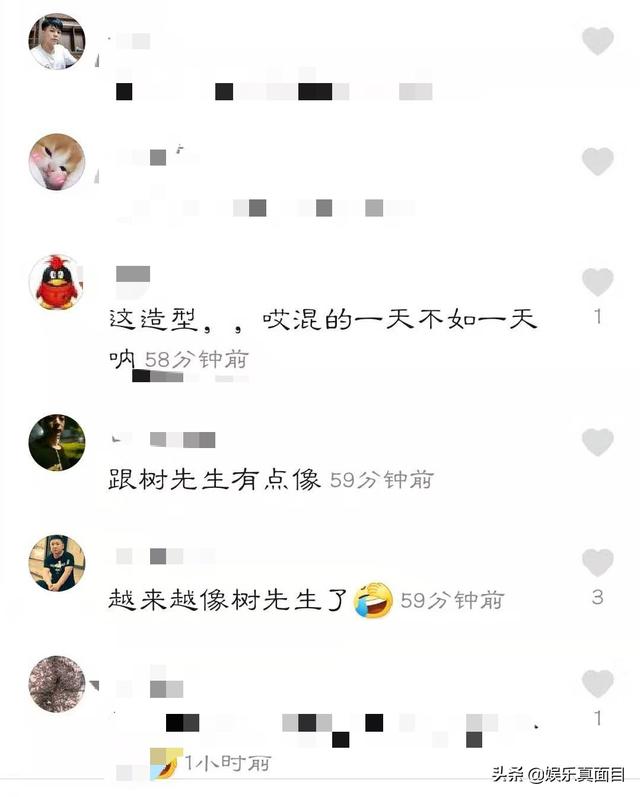 还晒出了一张王宝强在家中的旧照，土掉渣变身帅气男掀起乡村时尚潮