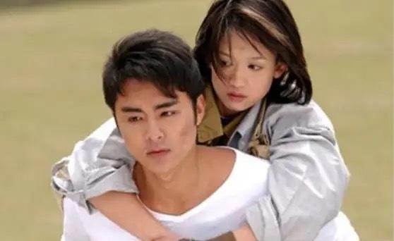 陈柏霖与绯闻女友曾坚称只是朋友，陈柏霖为绯闻女友庆生