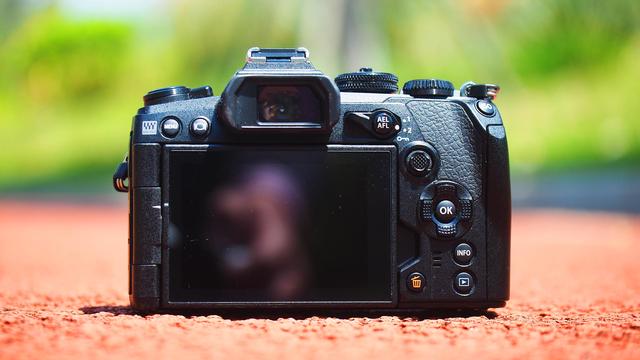 奥林巴斯em1，奥林巴斯em1mark3测评