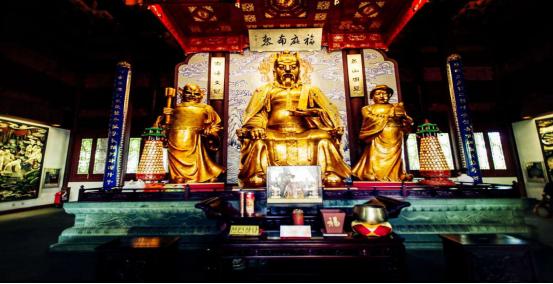 城隍爷是神还是鬼，城隍爷是什么神仙化身（几乎每个城市都有城隍庙）