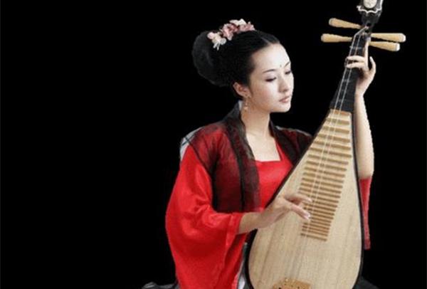 马致远最出名的两首诗，比《天净沙·秋思》更经典