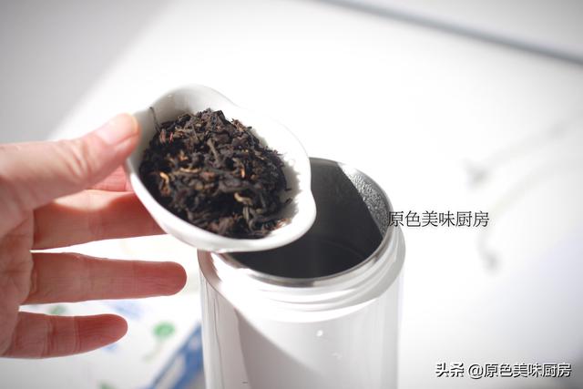 家庭版奶茶做法学会在家就能做哦，自己在家就能做奶茶