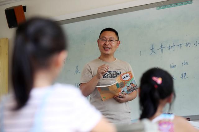 教师职称评定迎来大变动，中小学教师工资、职称将迎来新变化