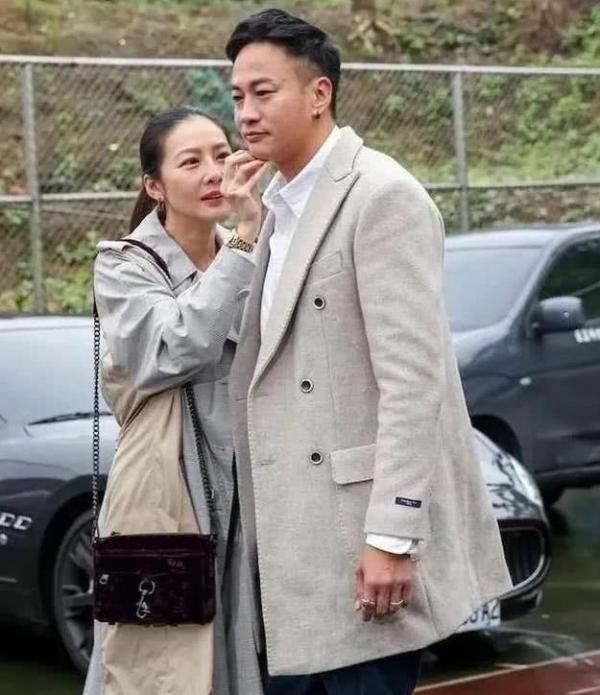 姐弟恋的明星夫妻，明星姐弟恋夫妻对比