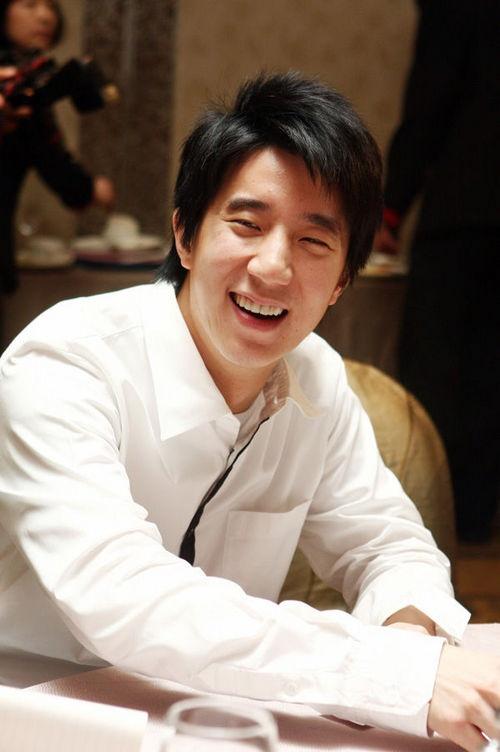 房祖名张默柯震东，房祖名张默转型导演