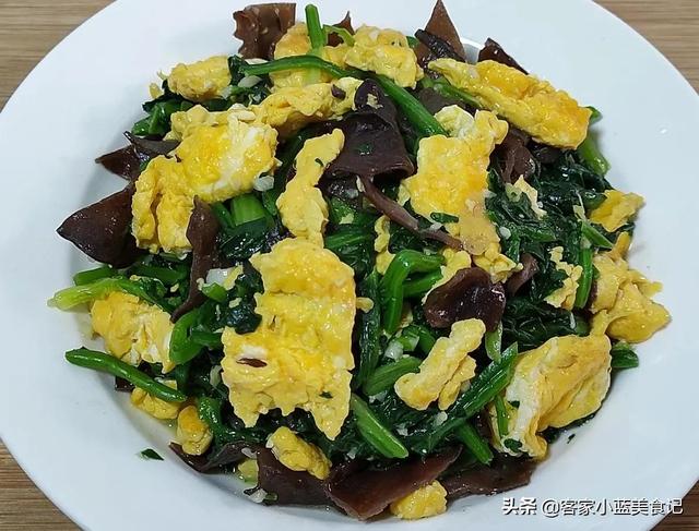 菠菜鸡蛋怎么炒，菠菜鸡蛋怎么炒好吃又简单
