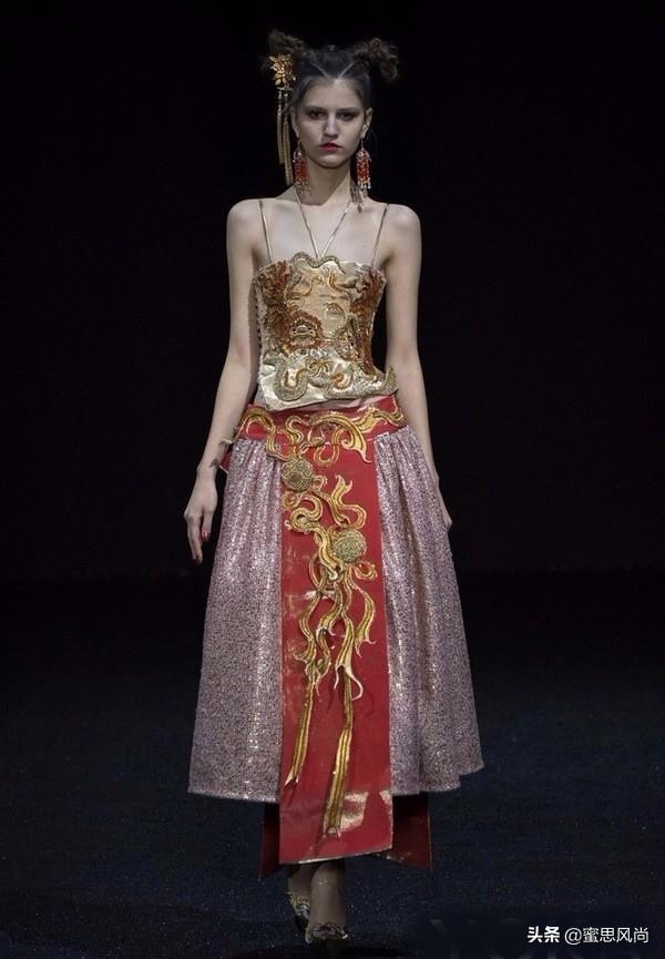 世界那么大第一位高定设计师，华人设计师郭培第七次出现在巴黎高定周