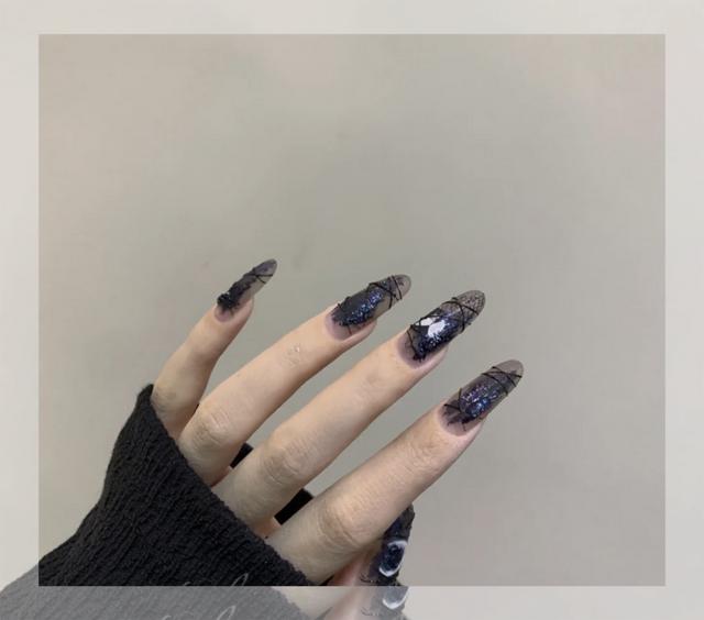 这6款秋日美甲超显白再不做就晚了，巨显白、显气质的秋季美甲