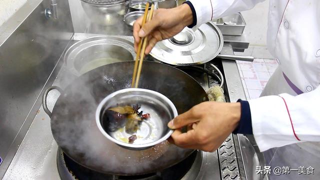 猪蹄的20种做法，猪蹄跟它一块吃最补