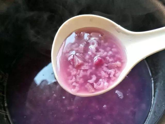 今天教大家几种粥的做法营养丰富，10种营养粥的做法