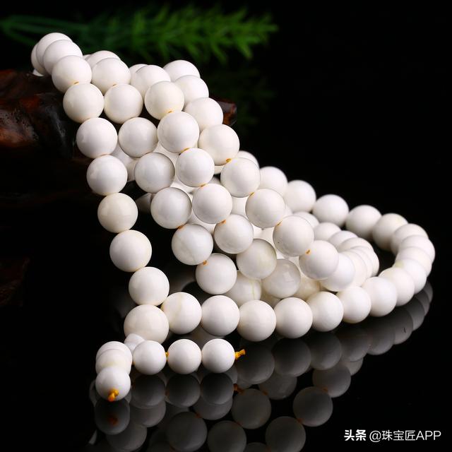 女王贝是什么宝石，贝壳首饰的颜色（珠宝首饰、钟表类目管理规则丨鸿石）