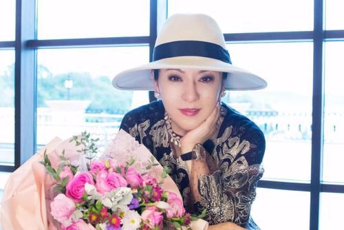 向華強陳嵐夫婦，為何堅持四十年如一日贍養向華強前妻丁佩？ 娛樂八卦吃瓜 第15张