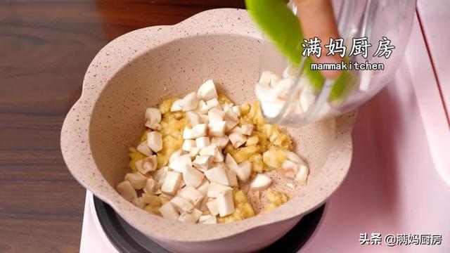 蘑菇汤怎么做好喝，浓郁甘甜奶香十足（蘑菇汤怎么做嫩滑鲜美）