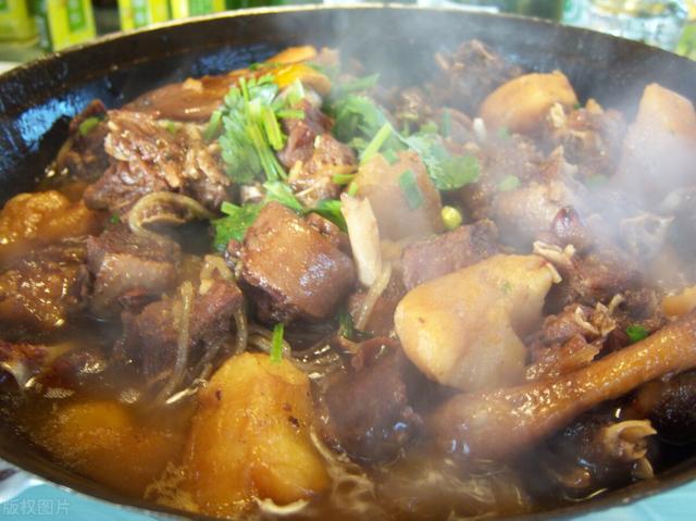 老饭骨三个人来历，小鸡炖蘑菇老饭骨（走红之前，迈出恐惧的一瞬）