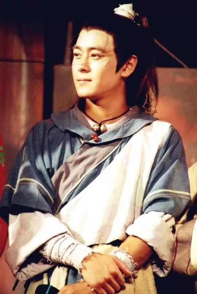 金庸和古龙所代表的江湖，看看金庸与古龙心目中的江湖是什么样子的