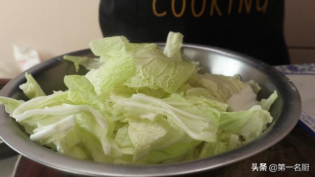 酸辣大白菜的做法，酸辣大白菜做法简单好吃又开胃（酸辣白菜的做法）