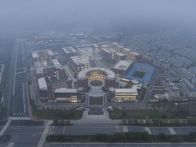 南京方山外国语分校，南京外国语学校方山校区