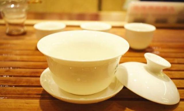 普洱茶熟茶泡法，普洱茶熟茶的冲泡方法茶艺师