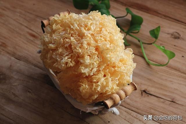 银耳怎么做才好吃，春天要多吃银耳（银耳怎样做才能够好吃）