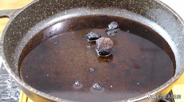 传统老红糖年糕的做法，小时候最爱吃的红糖年糕条