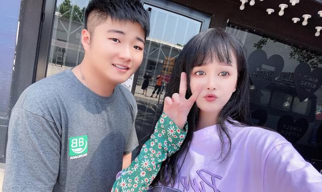 趙本山女兒攜男友高調秀恩愛，回應資產過億：不多，只買了兩套房 娛樂八卦吃瓜 第10张