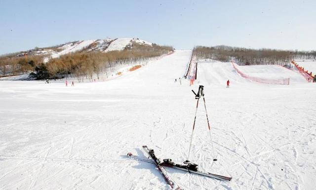 辽宁滑雪场排名，沈阳滑雪场都有哪些（辽宁10大温泉度假村）