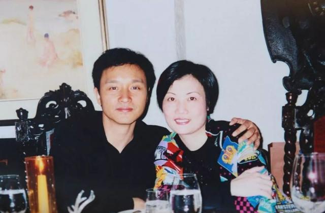 张国荣葬礼陈淑芬，2003年张国荣轻生前