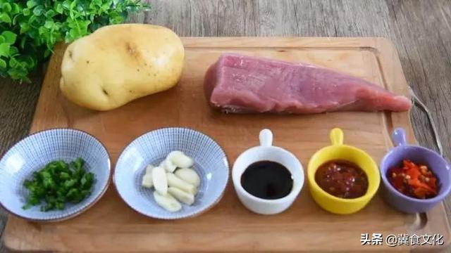 红烧土豆块的做法，正宗红烧土豆块做法（在家也能做出饭店的味道）