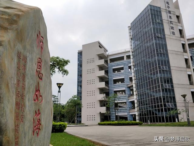 美丽大方的校园，郑州市创新实验学校金桂街校区开展“最美教室”活动