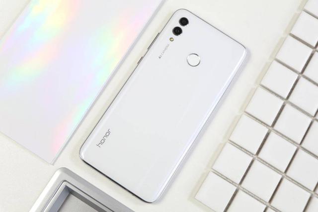 评测荣耀10青春版，荣耀10青春版测评