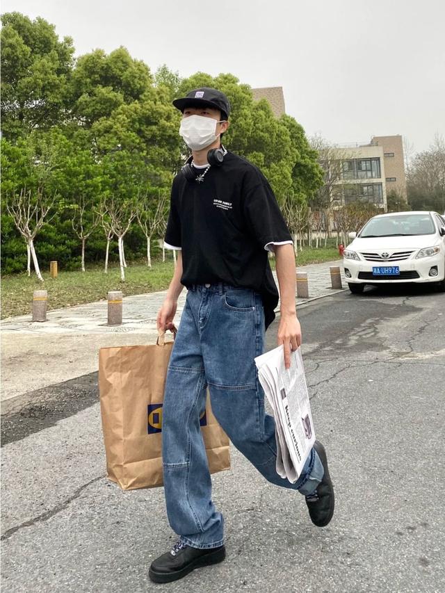 夏天t恤男生穿搭，男生夏日T恤的3种穿搭方法