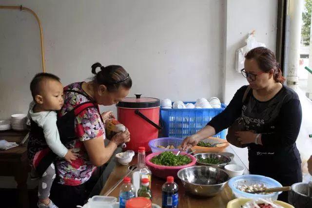 越南小卷粉做法教学，广西北海美食“越南卷粉”制作简单