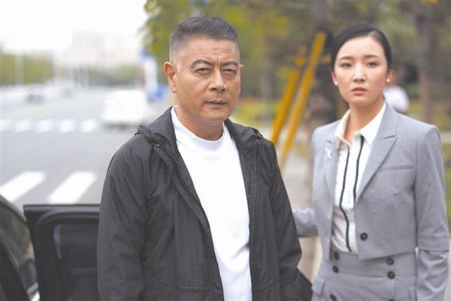 演员巫刚个人资料，“不老男神”巫刚