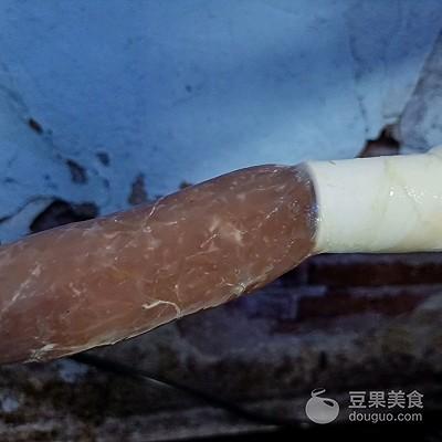 自制烤肠的做法，烤肠的配料（整个操作流程全展示）
