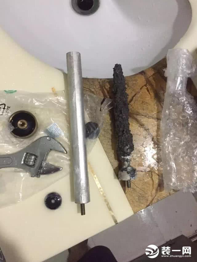 热水器镁棒多久换一次，热水器镁棒要多久更换（电热水器里的镁棒有什么作用）
