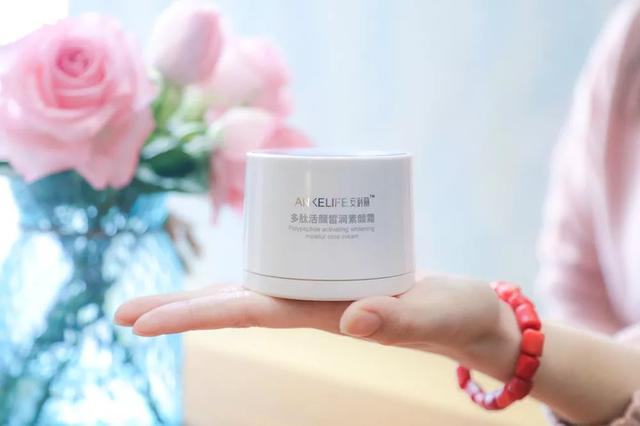 使用素颜霜不用隔离，不用卸的素颜霜