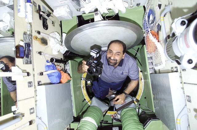 尼康d2xs，尼康竟然生产天文望远镜