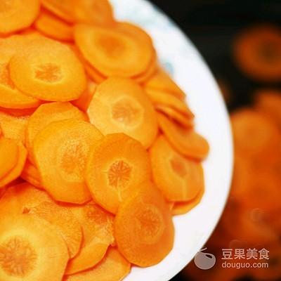 怎么炒胡萝卜片简单，营养丰富的胡萝卜片